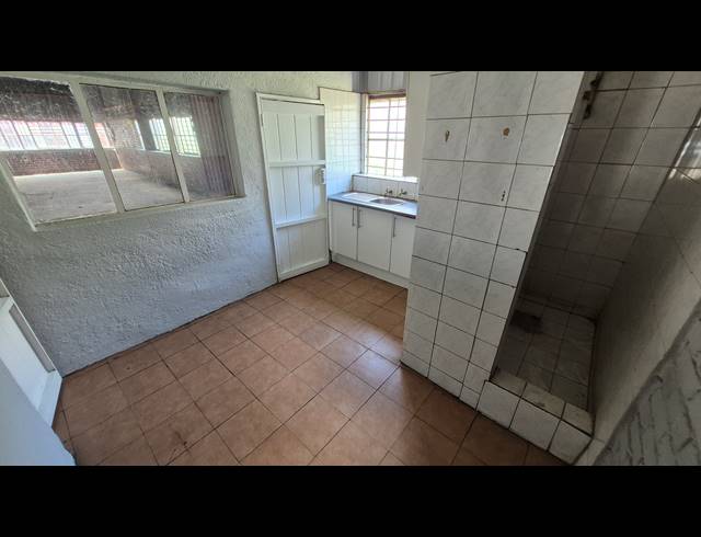 244M² FACTORY TO LET IN ANDERBOLT